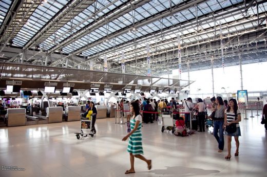 สงกรานต์สุดคึกคัก ตัวเลขผู้ใช้บริการสนามบินสุวรรณภูมิพุ่ง 2.2 ล้านคน