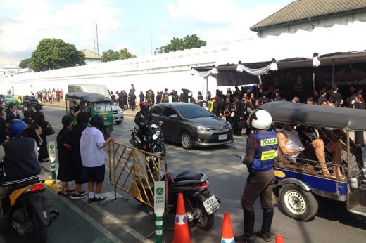 ศิษย์เก่าวชิราวุธฯ แจงดราม่าถาดฟาร์มเฮ้าส์ ยันไม่มีเจตนาร้าย-ไม่สั่งซื้อแล้ว