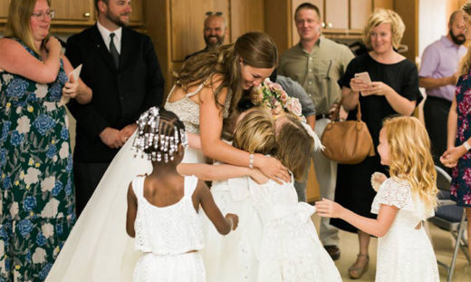 ครูสาวชวนเด็กชั้นอนุบาลร่วมจัดงานวิวาห์ และสิ่งที่ได้ช่างน่ารักเพอร์เฟคท์ที่สุด