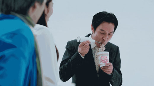 สมกับเป็นญี่ปุ่นจริงๆ Nissin ผลิตส้อมที่กลบเสียงสูดบะหมี่ได้!