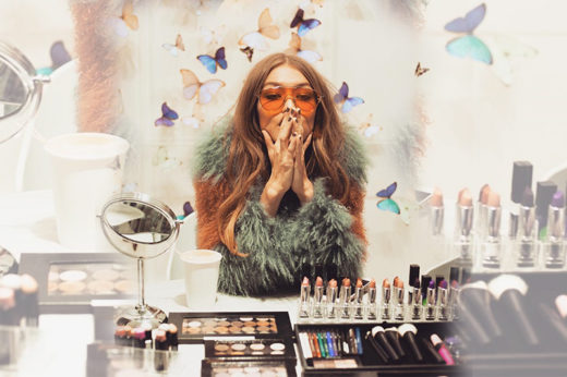 นางแบบสาวสุดฮอต Gigi Hadid ประกาศเตรียมร่วมงานกับแบรนด์เครื่องสำอาง Maybelline