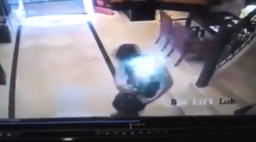 ช็อก! มือถือ Samsung ระเบิดคากระเป๋าเสื้อชายอินโดฯ