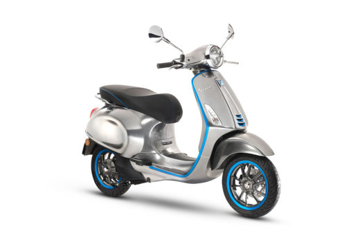เผยโฉมรถ Vespa รุ่นใหม่ ‘Elettrica’ สุดสะดวกแถมรักษ์โลก เพียงชาร์จไฟบ้าน 1 ครั้ง วิ่งได้ 100 กิโลเมตร