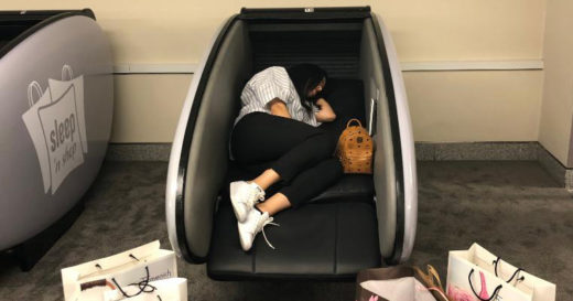 ถ้าช้อปเหนื่อยล้าจงนอนพักก่อน! ห้าง Dubai Mall เปิดบริการ Sleep Pod Lounge แวะหลับสักงีบค่อยตื่นช้อปปิ้งต่อ