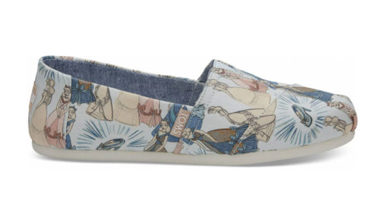 คอลเล็คชั่นสุดคิ้วท์รองเท้า TOMS x Disney ไม่ต้องมีรองเท้าแก้วก็เป็นเจ้าหญิงได้!