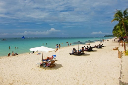 ฟิลิปปินส์เตรียมปิดแหล่งท่องเที่ยวสร้างชื่อ ‘เกาะโบราเคย์’ เหตุสกปรกหนัก