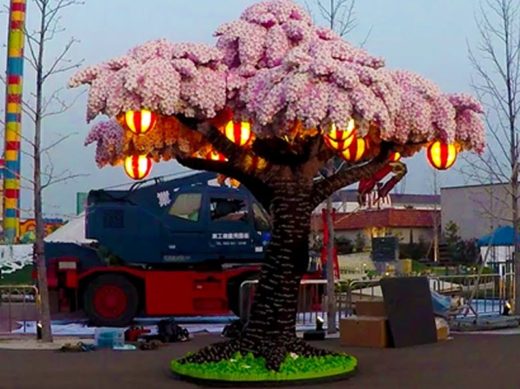 ชมความงามดอกซากุระไม่สะใจ ต้องมาต่อกัันที่ต้นซากุระใหญ่ที่สุดในโลกจากตัวต่อ LEGO!