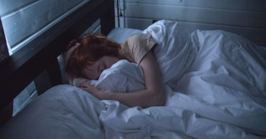 ผลวิจัยพบคนนอนตื่นสายตอนวันหยุดมีอายุยืนกว่า!?