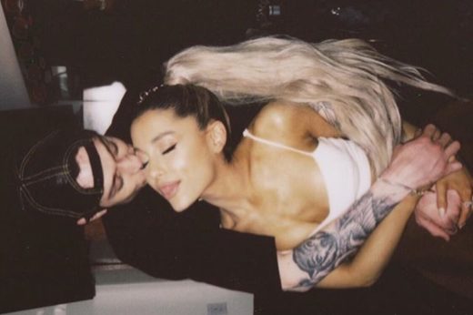 ส่องแหวนหมั้นนักร้องสาว Ariana Grande หลังเพาะรักหนุ่ม Pete Davidson ไม่ถึงเดือน