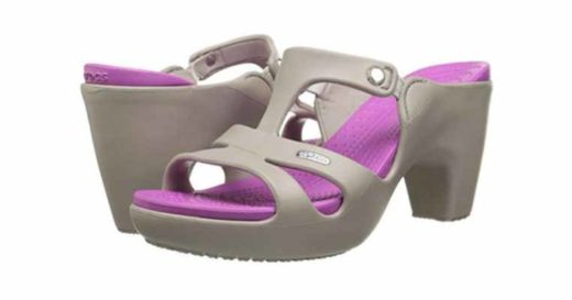 “High-heel Crocs” รองเท้าแตะส้นสูงสไตล์คร็อคส์ ไอเทมหน้าฝนที่แท้ทรู!