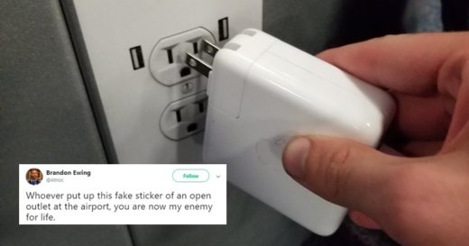 ทำไมร้าย! แกล้งมนุษย์ติดมือถือด้วย “สติกเกอร์รูปลั๊กไฟ” แปะตรงไหนก็มีคนติดกับตรงนั้น