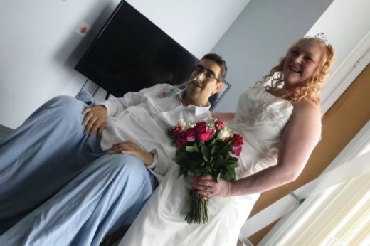 รักที่แสนเศร้า หญิงอังกฤษแต่งงานคนรักและต้องทนดูเขาหมดลมหายใจ จากลาลับไปในวันวิวาห์