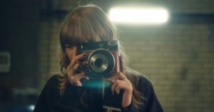 สวยเท่น่าใช้ กล้องโพลารอยด์รุ่น “Instax Square SQ6 TAYLOR SWIFT edition”