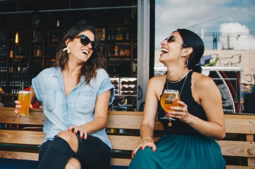 จริงไหม? ผู้หญิงสนิทกับเพื่อนหญิงด้วยกันมากกว่าสามีตัวเอง