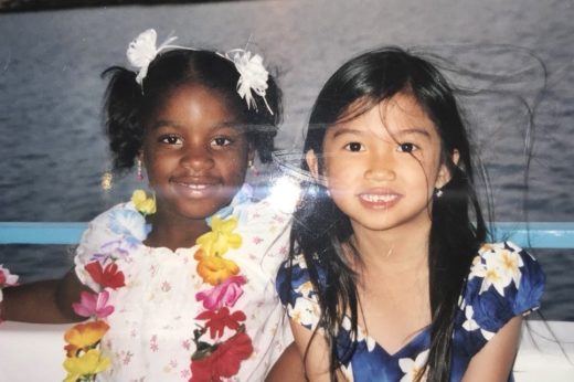 สาวโพสต์ทวิตเตอร์ตามหาเพื่อนวัยเด็ก ขาดการติดต่อ 12 ปี แต่เพราะเทคโนโลยี หากันเจอใน 24 ชม. !