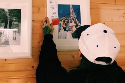 เกรียนได้ใจ โจ๋แอบสลับรูปคู่ของตัวเองลงในกรอบรูปตั้งโชว์ใน IKEA