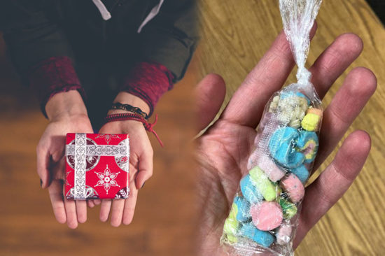 คุณครูอวดของขวัญชิ้นประทับใจจากลูกศิษย์ตัวน้อยผู้ไม่มีอะไรจะให้..แต่ก็หามาให้จนได้